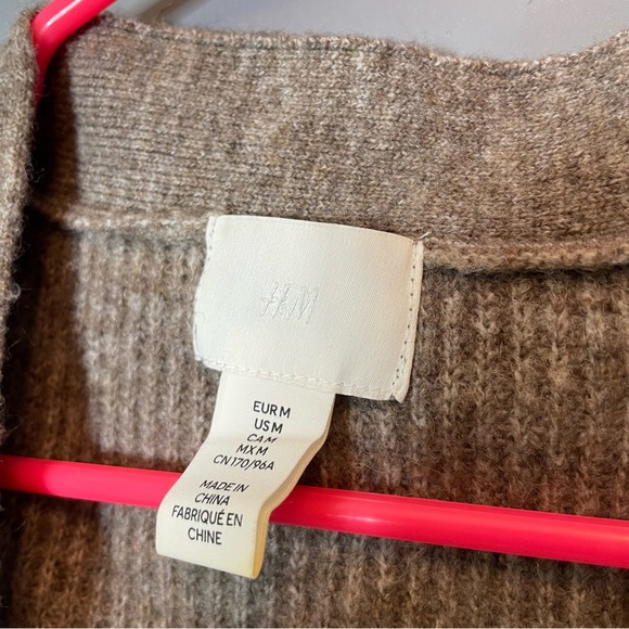 H&M Cozy Brown Knit Cardigan Sweater size medium - Picture 3 of 6